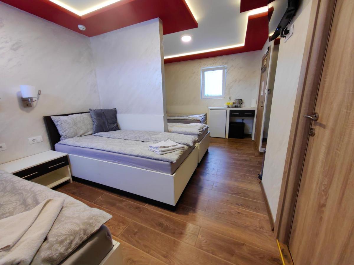 Oldbrick Pub Hotel Сомбор Екстериор снимка