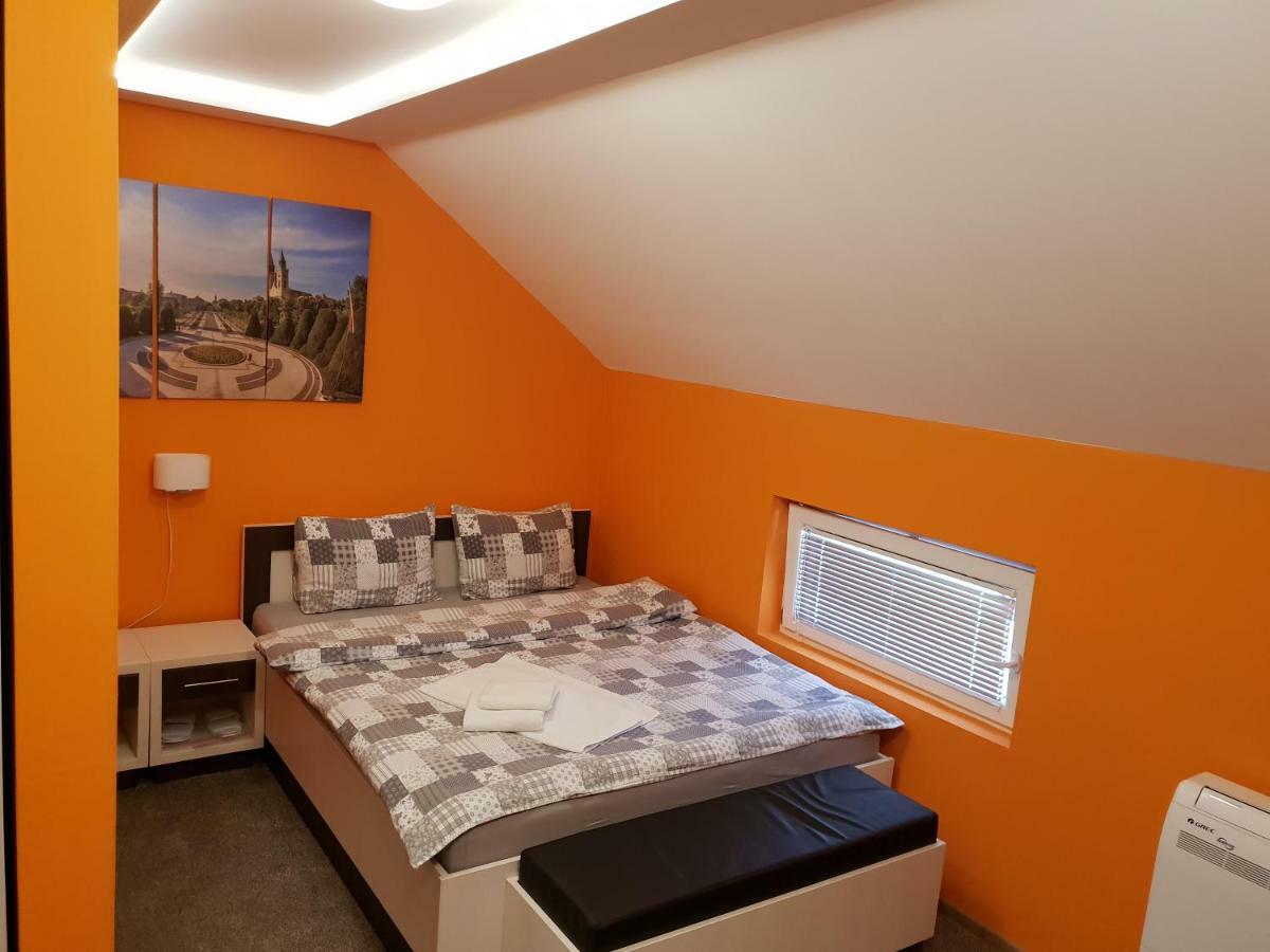 Oldbrick Pub Hotel Сомбор Екстериор снимка