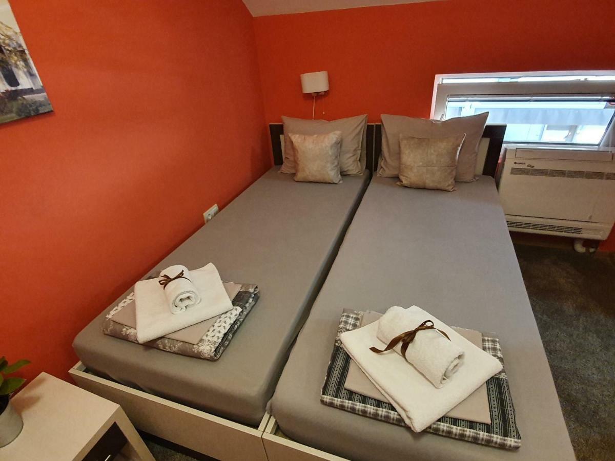 Oldbrick Pub Hotel Сомбор Екстериор снимка