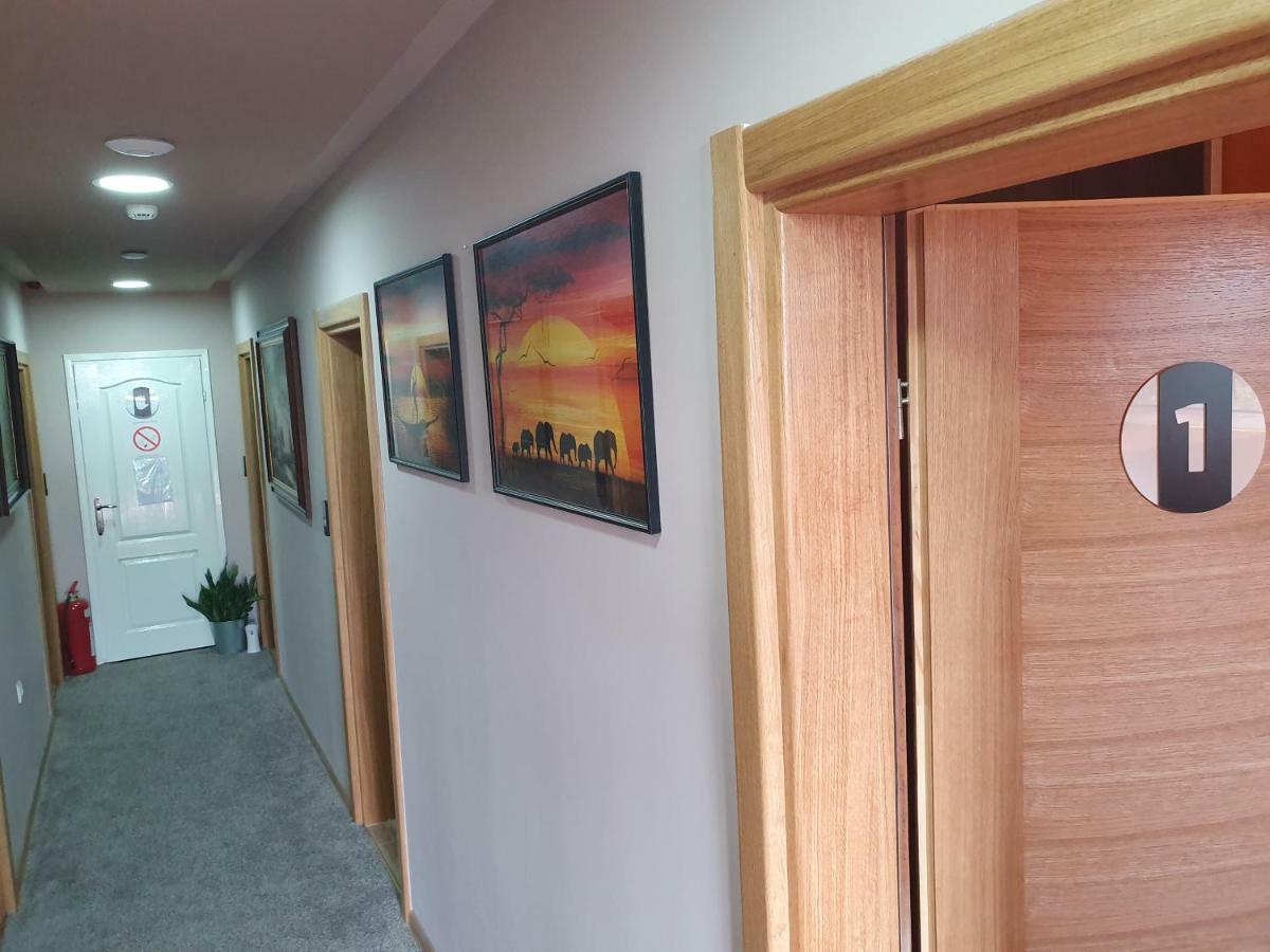 Oldbrick Pub Hotel Сомбор Екстериор снимка