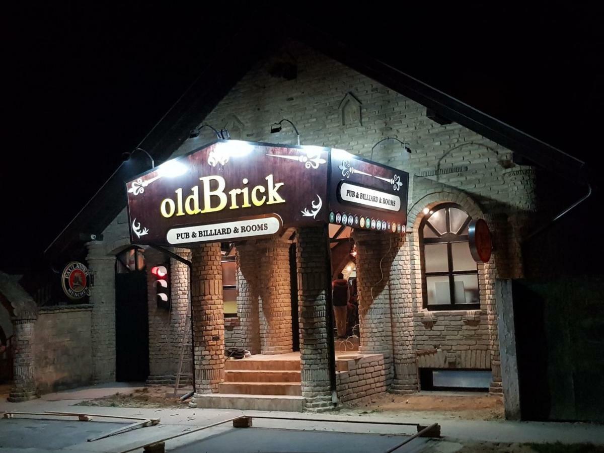 Oldbrick Pub Hotel Сомбор Екстериор снимка