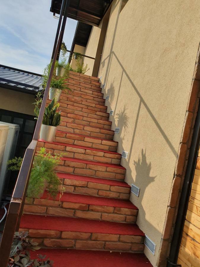 Oldbrick Pub Hotel Сомбор Екстериор снимка
