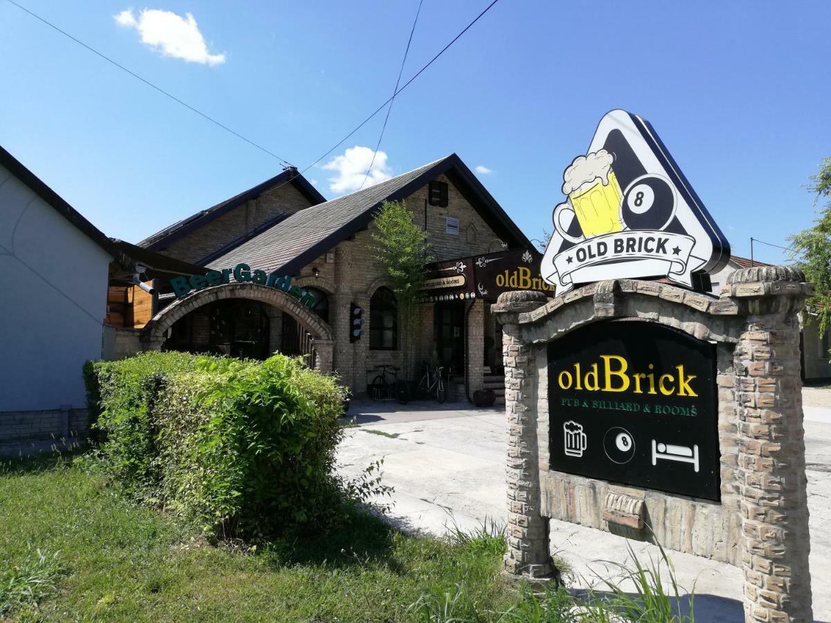 Oldbrick Pub Hotel Сомбор Екстериор снимка